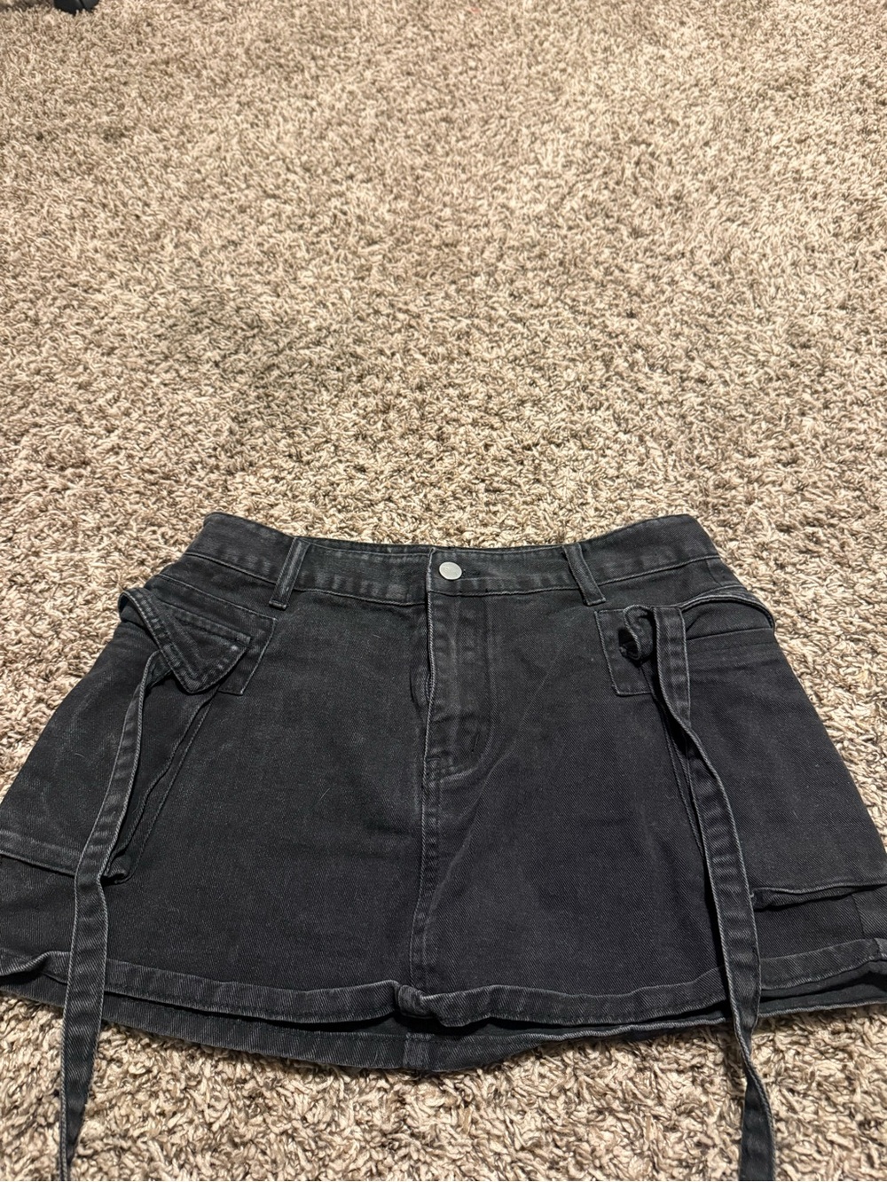 SHEIN Black Utility Mini Skirt with Strap Details